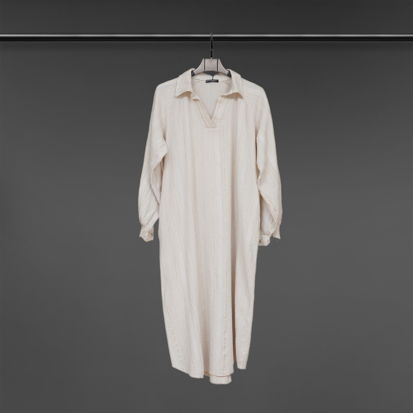 Glinting Collar Sophistication Dream