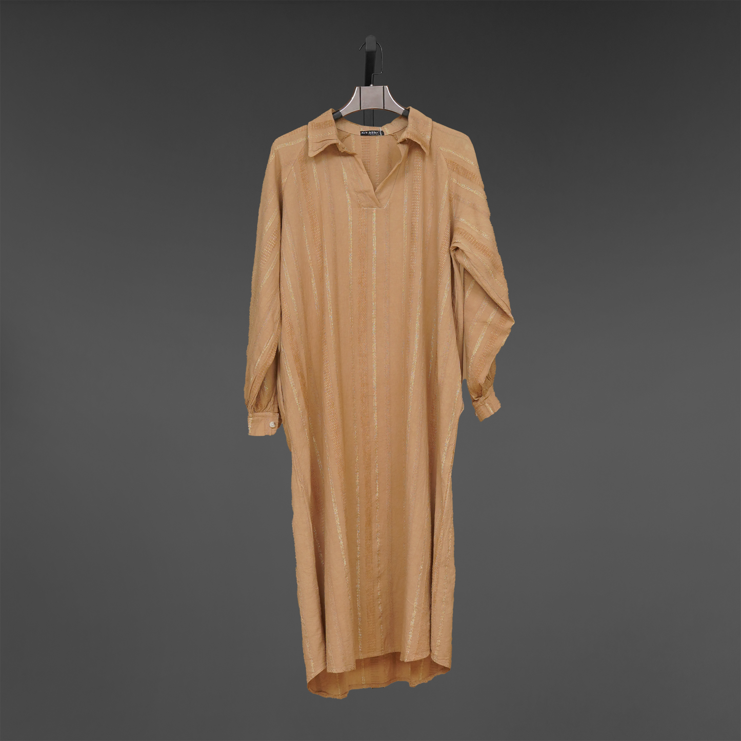 Glinting Collar Sophistication Dream