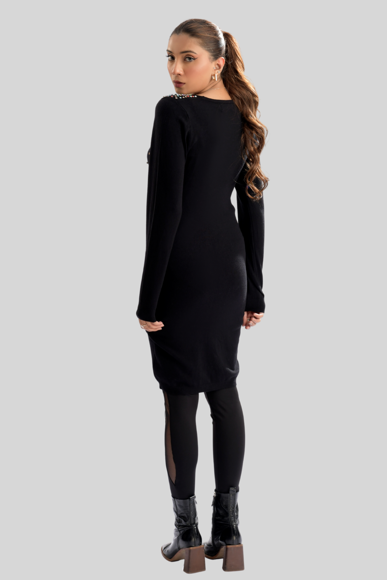 Pearl Elegance Body-Fitted Dress