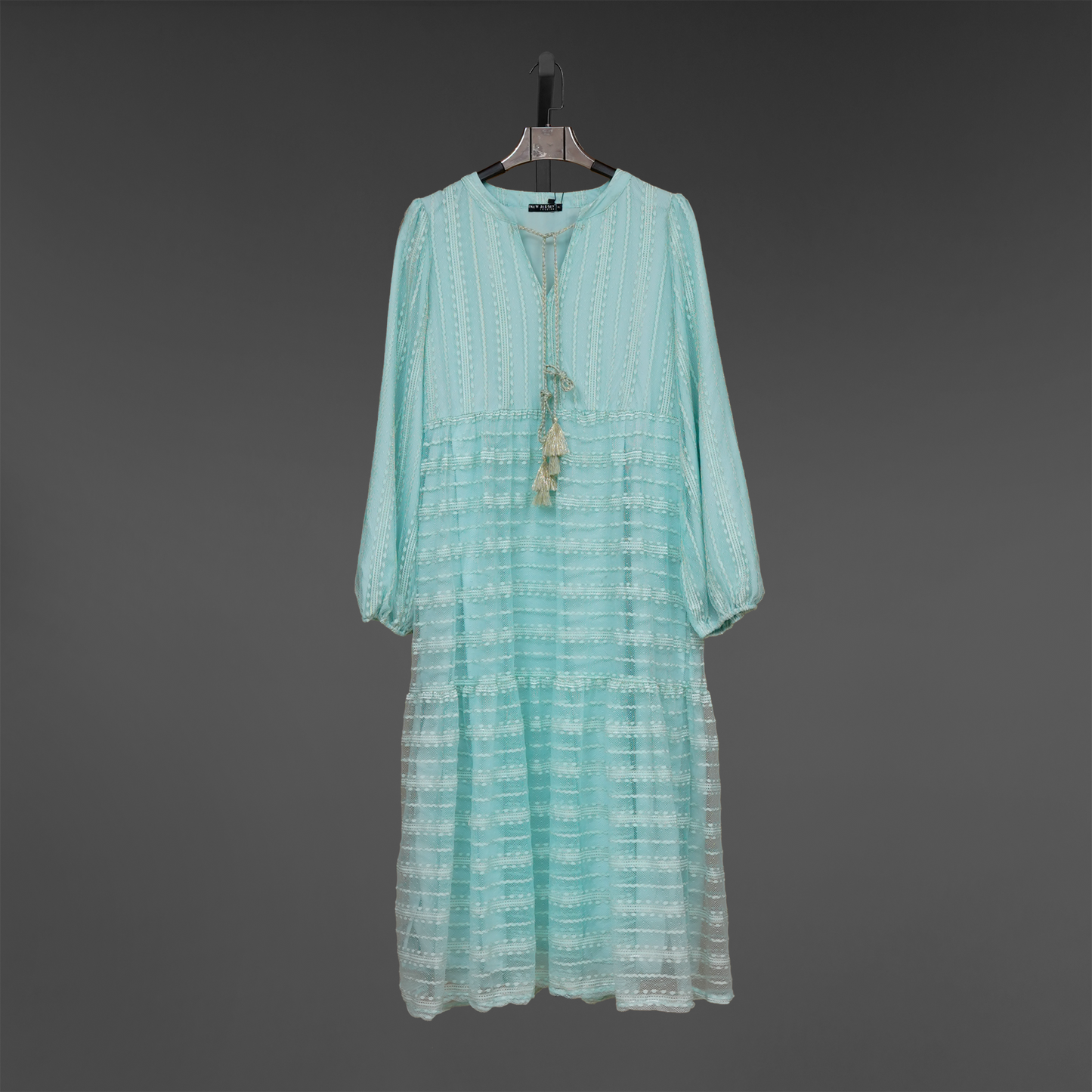 Day dress round neck- Two-Tone Neckline Charm